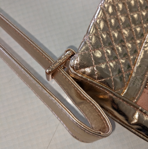 GENTLY USED ROSE GOLD VERA BRADLEY QUILTED CROSSBODY BAG & CARD HOLDER - Picture 12 of 16